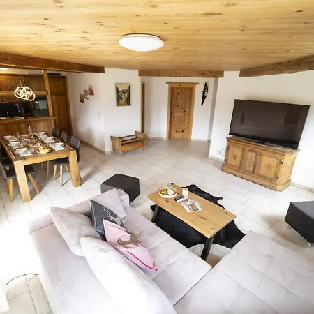 Апартаменты Chasa Tanter Vias - Capricorn Скуоль