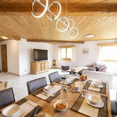 Chasa Tanter Vias - Capricorn * Scuol